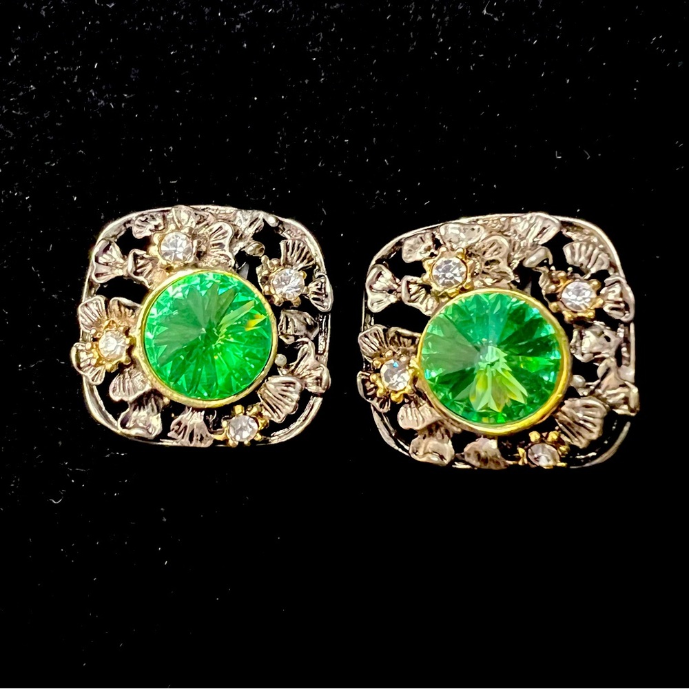 Vintage Green Uranium Glass Rivoli Rhinestone Clip Earrings Floral Silver Tone